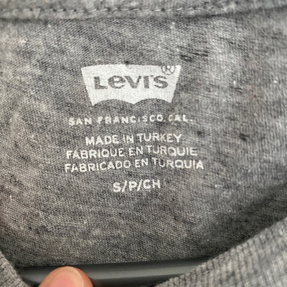Levi’s top - Picture 2 of 2
